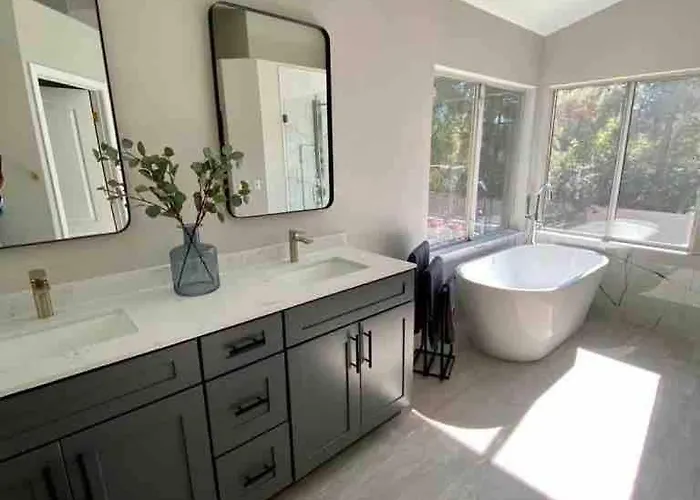 Brand New 6 Bdrm, 3 Bath Heated Pool Sleeps 16 Chandler