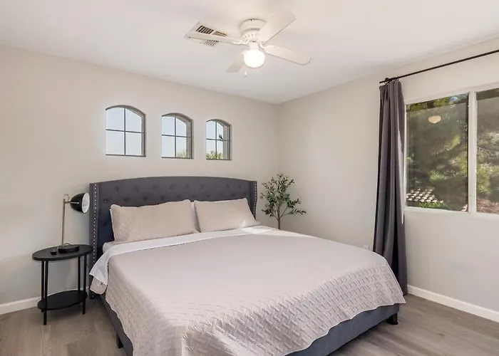 Brand New 6 Bdrm, 3 Bath Heated Pool Sleeps 16 Chandler