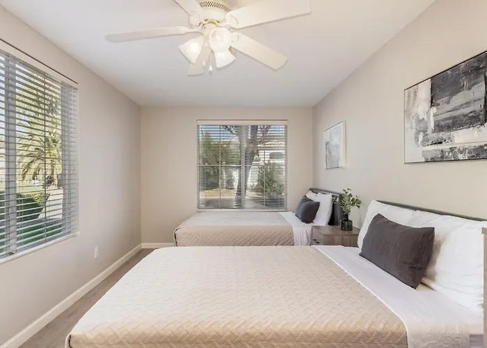Brand New 6 Bdrm, 3 Bath Heated Pool Sleeps 16 *