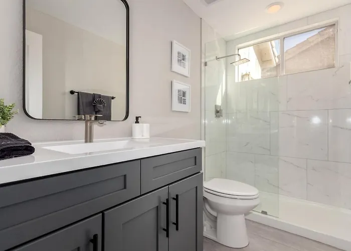 Brand New 6 Bdrm, 3 Bath Heated Pool Sleeps 16 Ferienhaus *