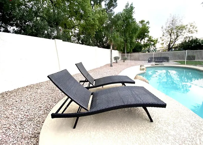 Brand New 6 Bdrm, 3 Bath Heated Pool Sleeps 16 Ferienhaus Chandler
