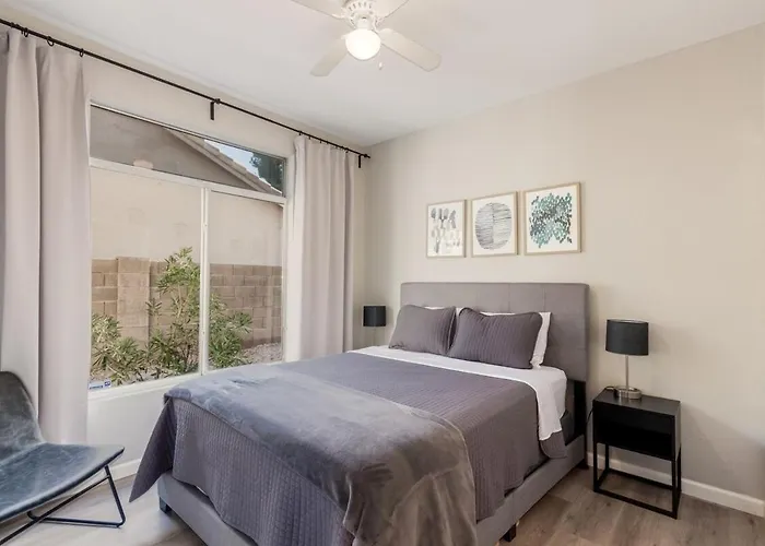 Brand New 6 Bdrm, 3 Bath Heated Pool Sleeps 16 *