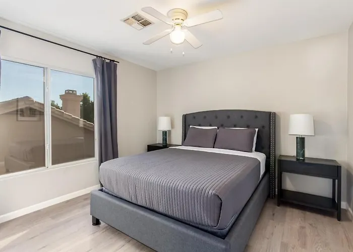 Brand New 6 Bdrm, 3 Bath Heated Pool Sleeps 16 Chandler