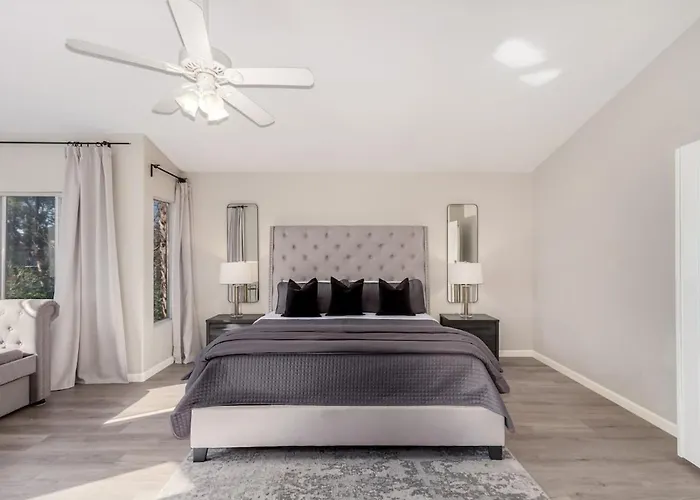Brand New 6 Bdrm, 3 Bath Heated Pool Sleeps 16 * Chandler