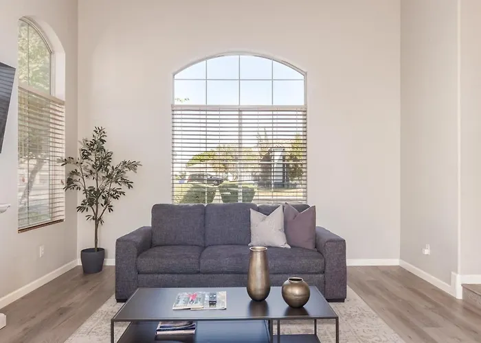 Brand New 6 Bdrm, 3 Bath Heated Pool Sleeps 16 *